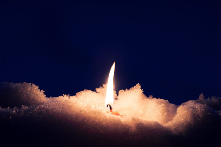 How To Make Snow Candles